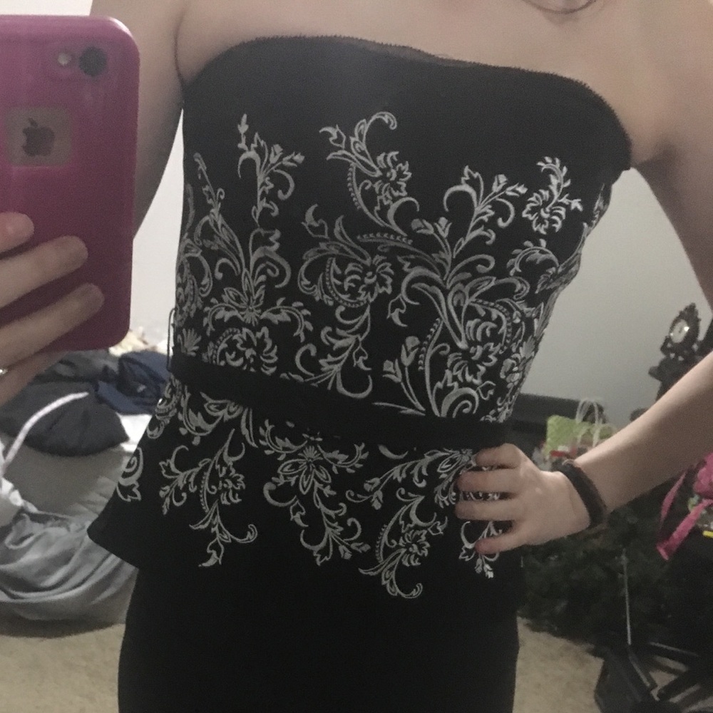 *BNWT* White House Black Market Top! - Size 2